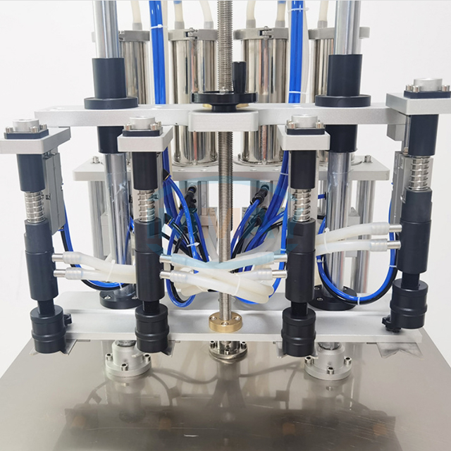 M&aacute;quina de rellenar semiautom&aacute;tica del aceite esencial del perfume de 4 bocas